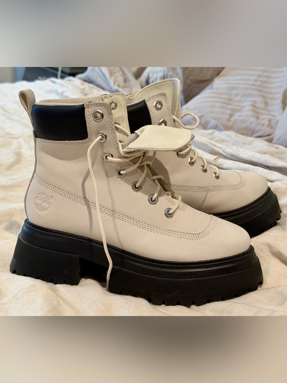 Timberland Cream Lace-Up Platform Lug Boots with Black Collar